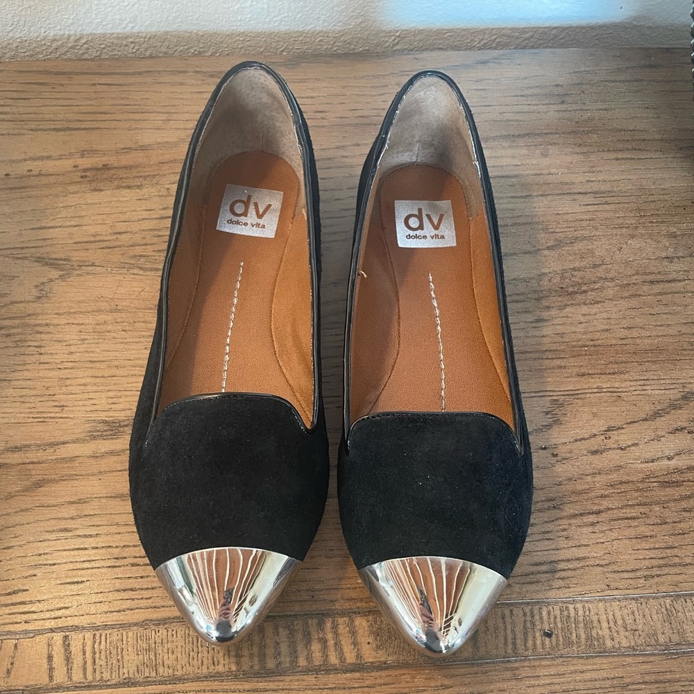 Black and Metal Flats
